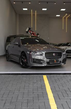 JAGUAR XE 2.0 16V INGENIUM P250 GASOLINA R-SPORT 4P AUTOMÁTICO